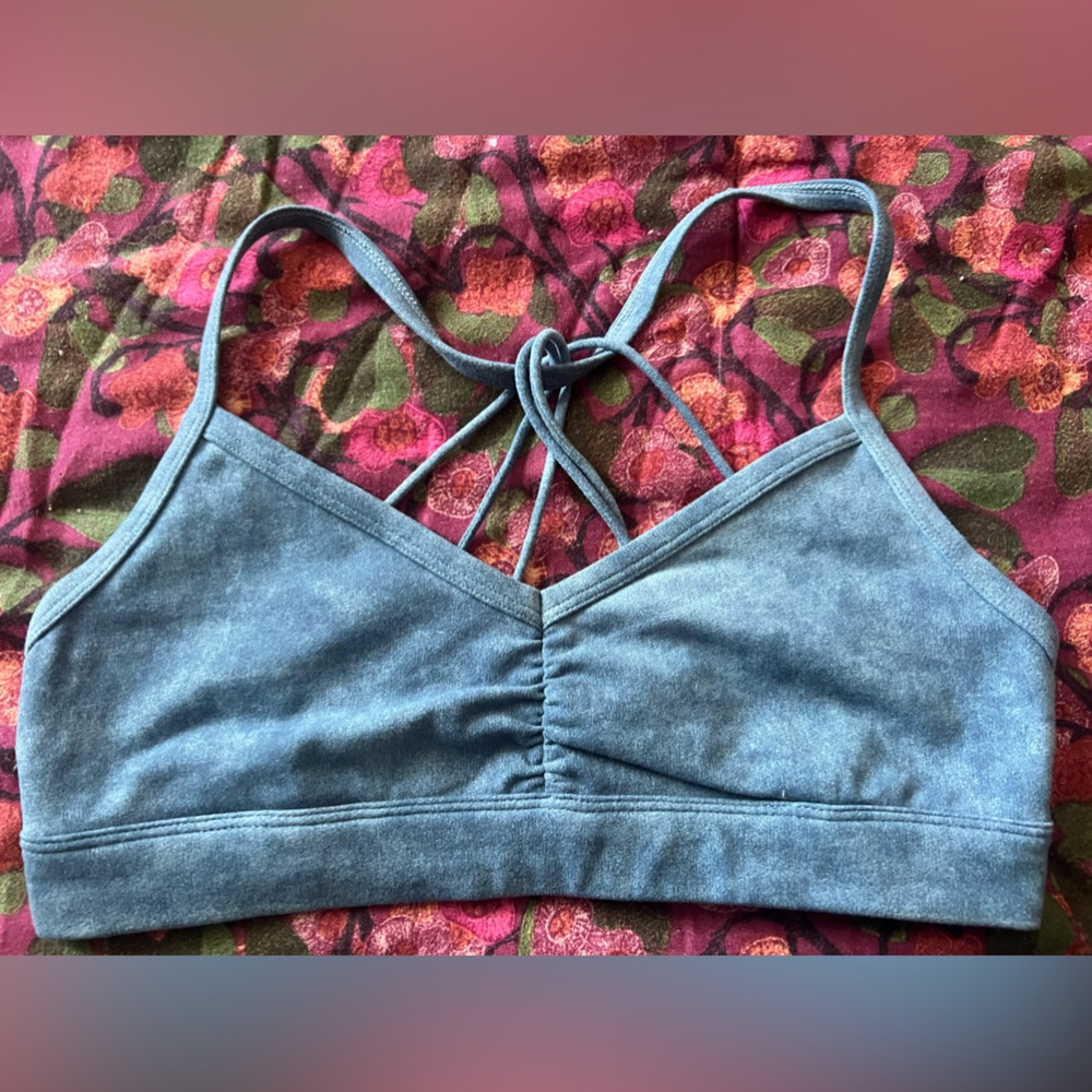 ALO yoga bra & alo leggings